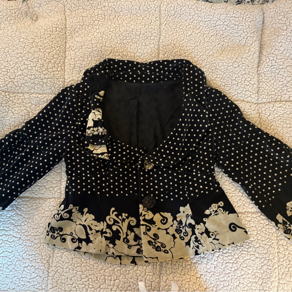 Vintage, printed black velvet crop jacket with gorgeous detailing